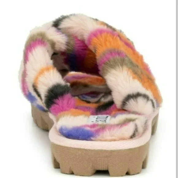Olivia Miller Belvedere Furry Slide Sandals -8 - Picture 3 of 7